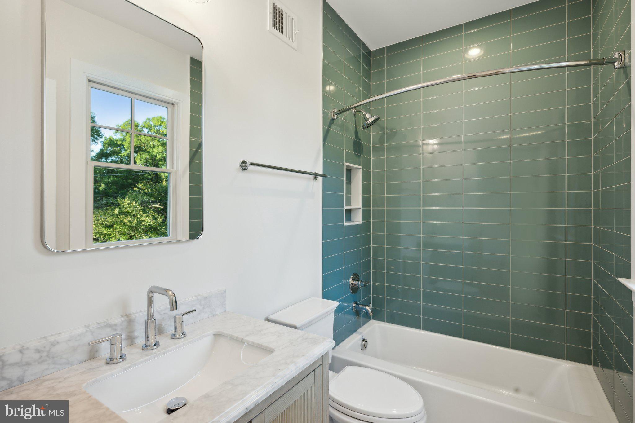 KENWOOD PARK - Residential