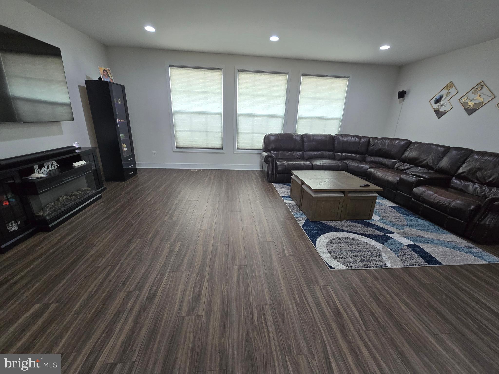 PROSPERITY PLAINS - Residential Lease