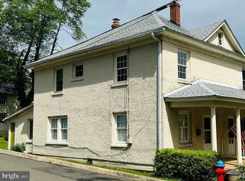 133 Lee Street E, Warrenton, VA MLS: VAFQ2016508