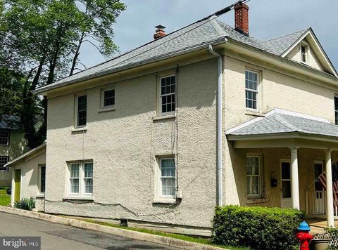 133 LEE STREET E WARRENTON VA 20186