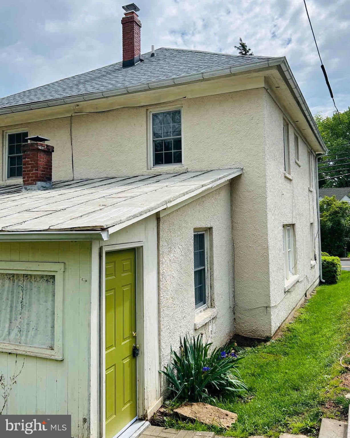 133 LEE STREET E