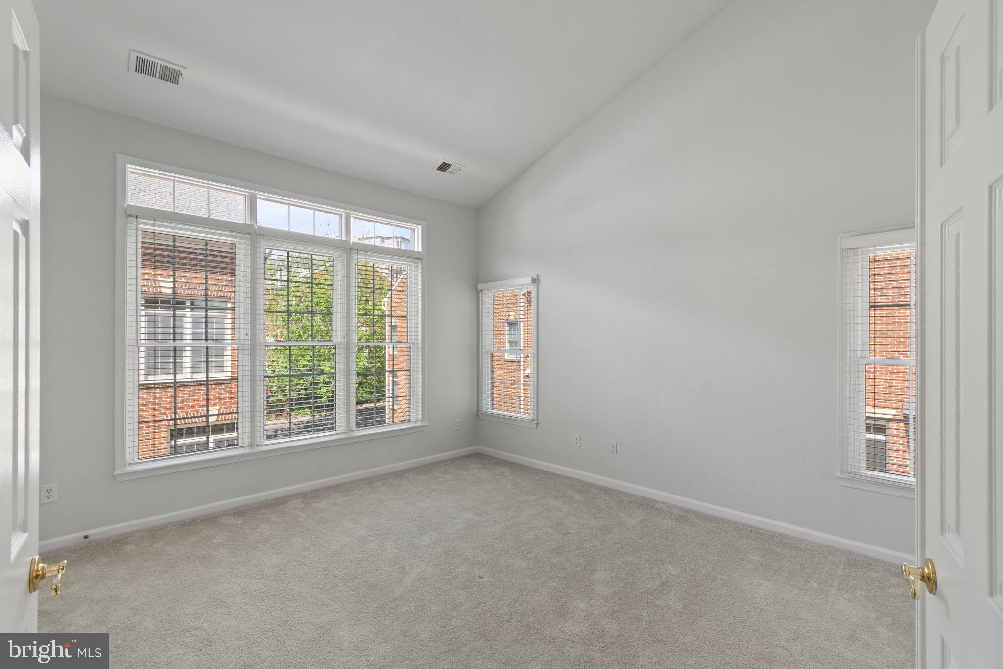 COURTHOUSE HILL - Residential