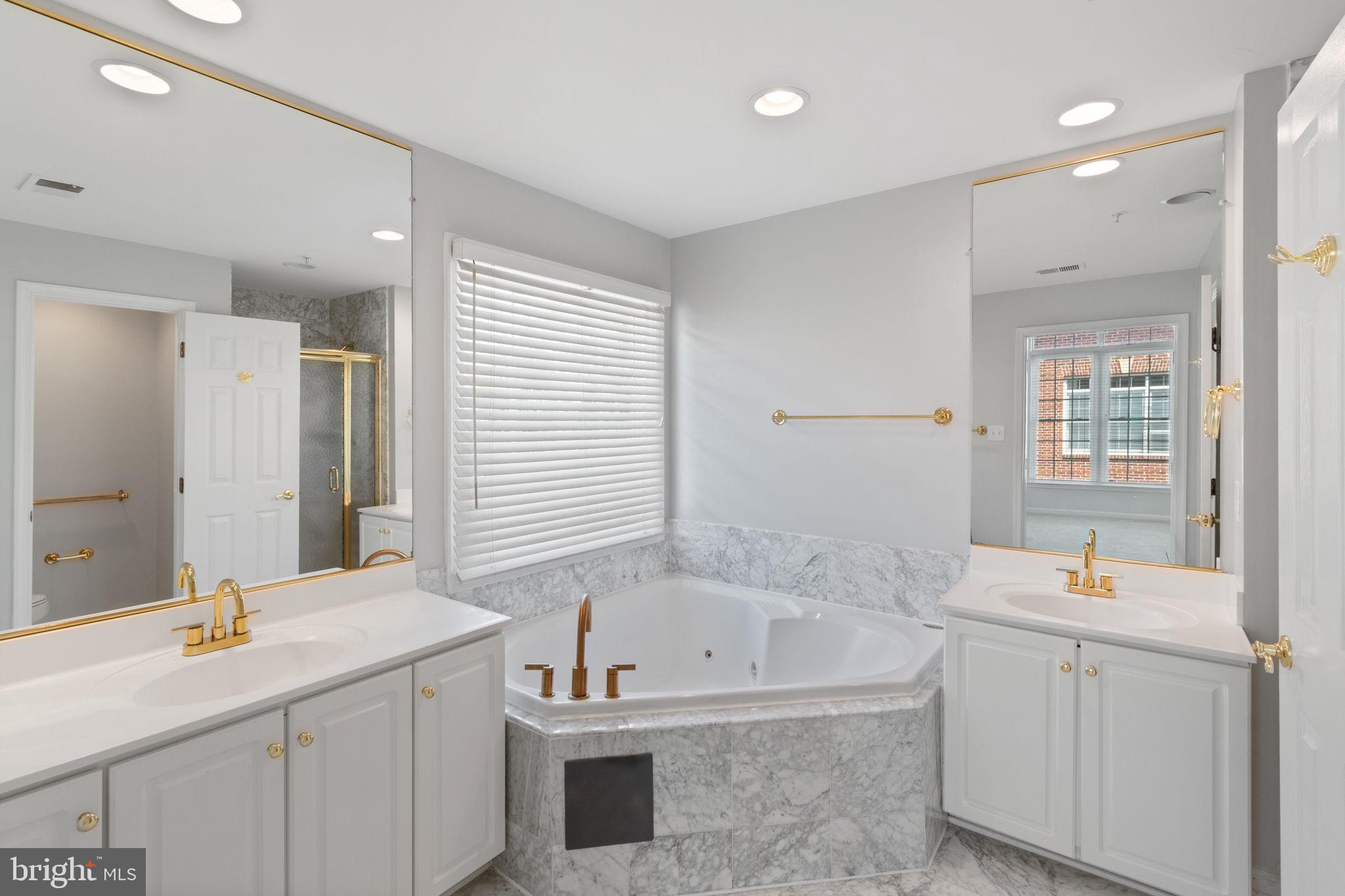 COURTHOUSE HILL - Residential