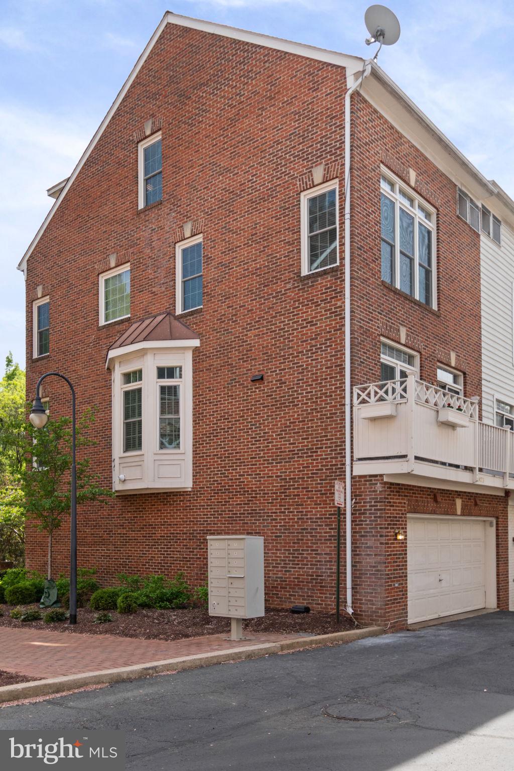 COURTHOUSE HILL - Residential