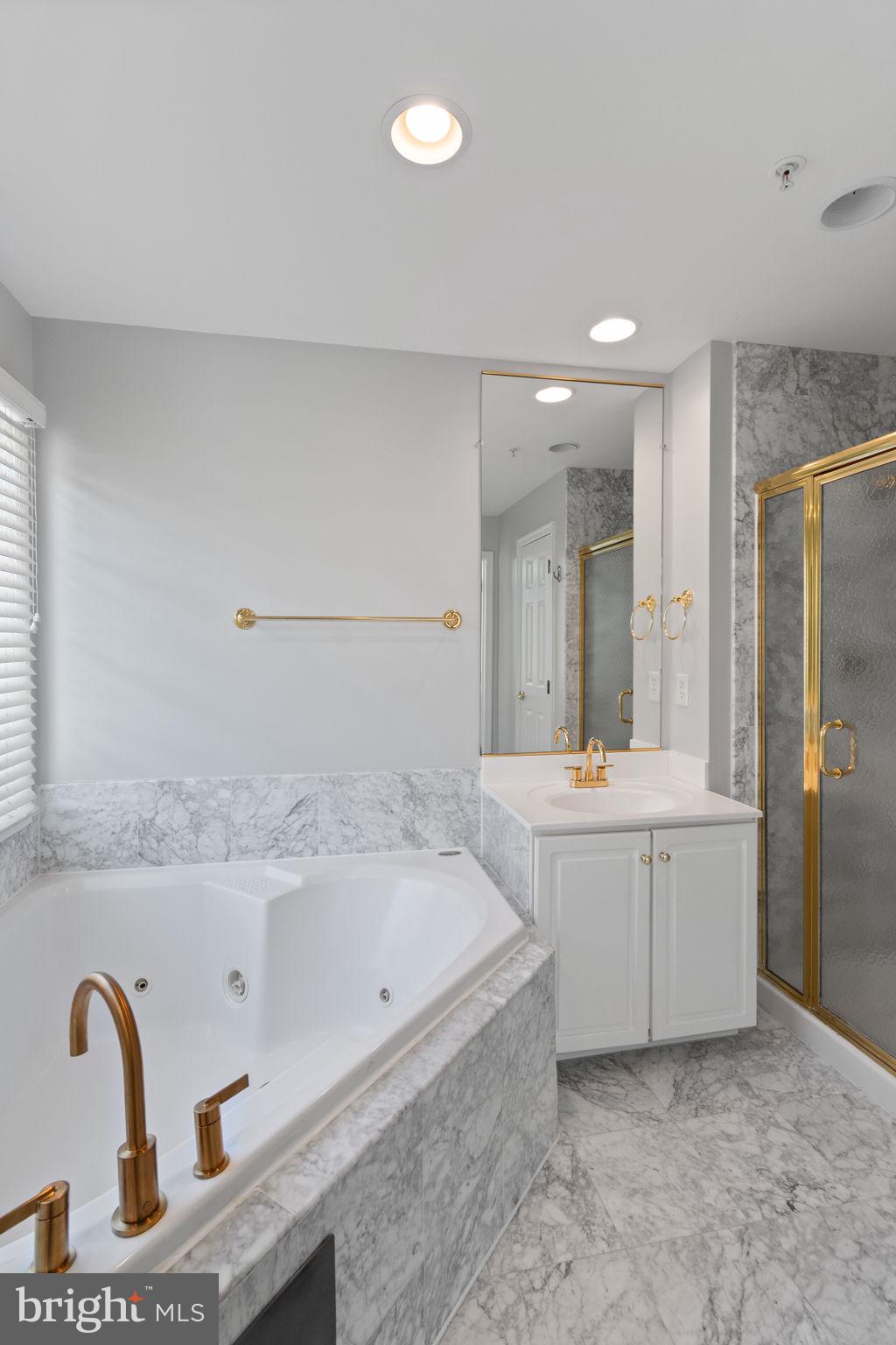 COURTHOUSE HILL - Residential