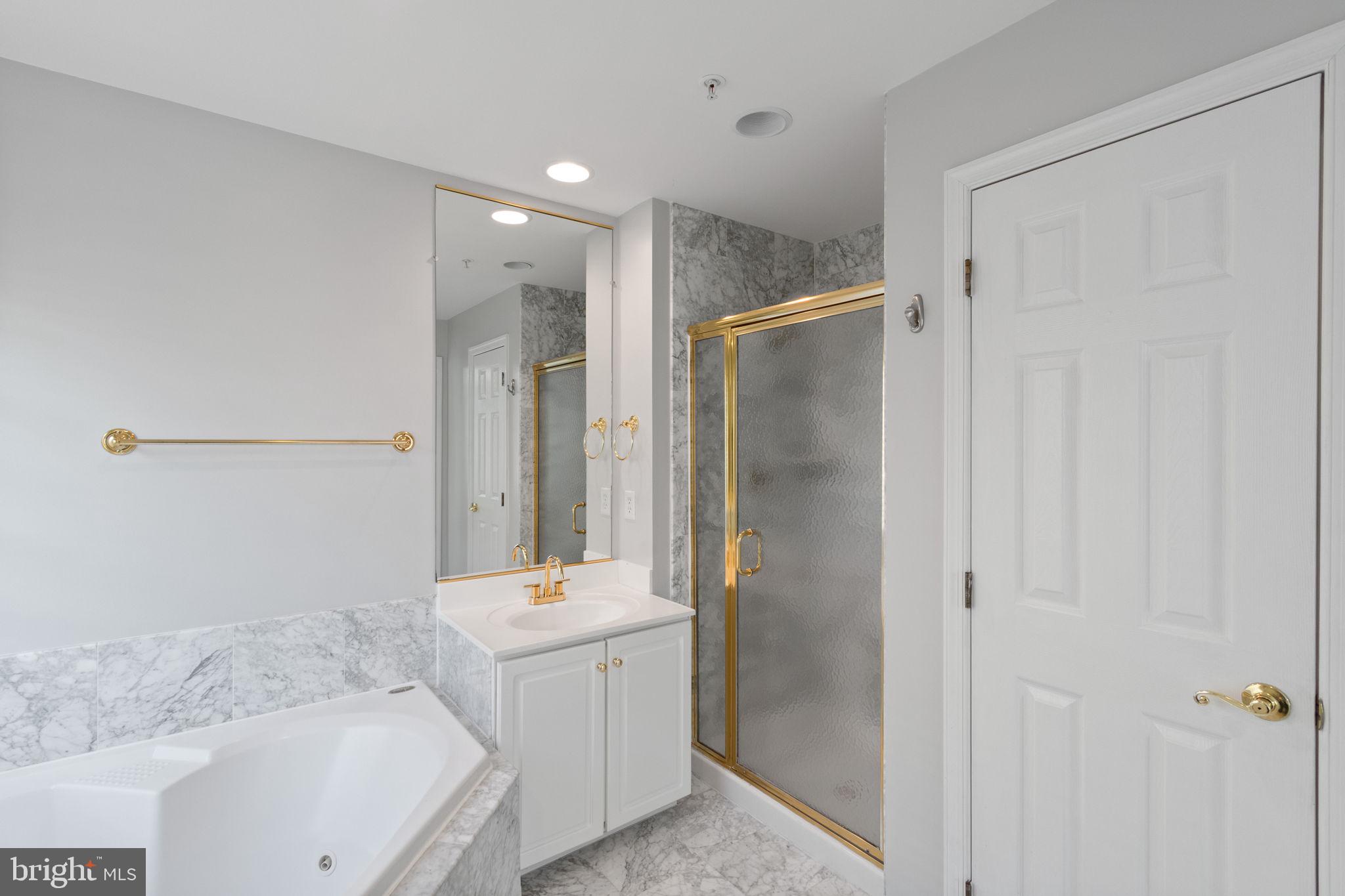 COURTHOUSE HILL - Residential