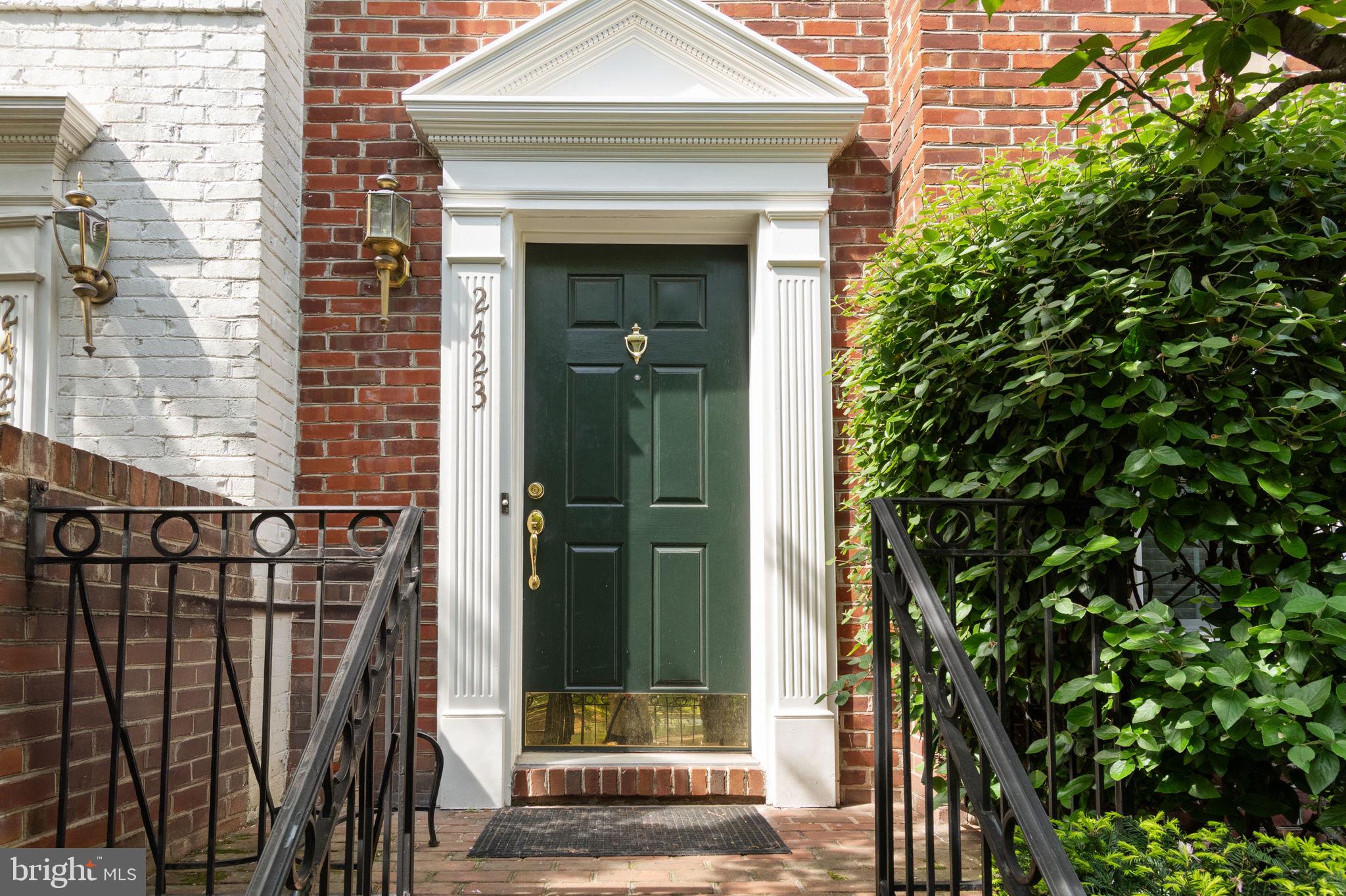 COURTHOUSE HILL - Residential