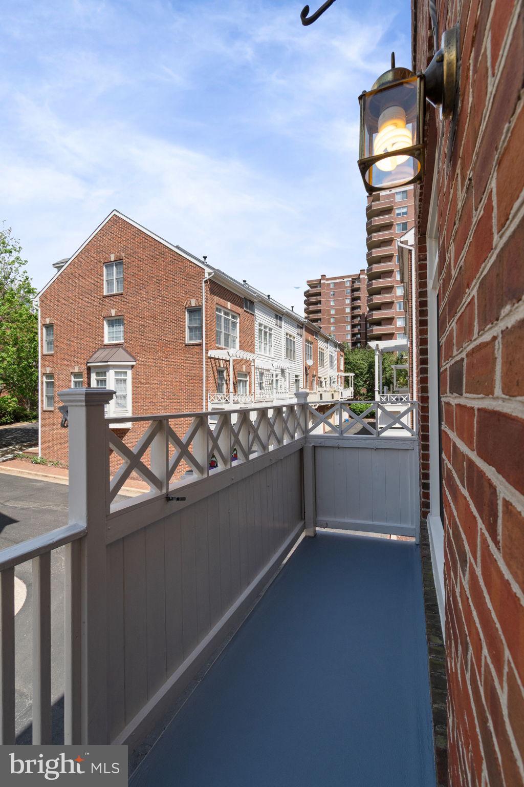 COURTHOUSE HILL - Residential