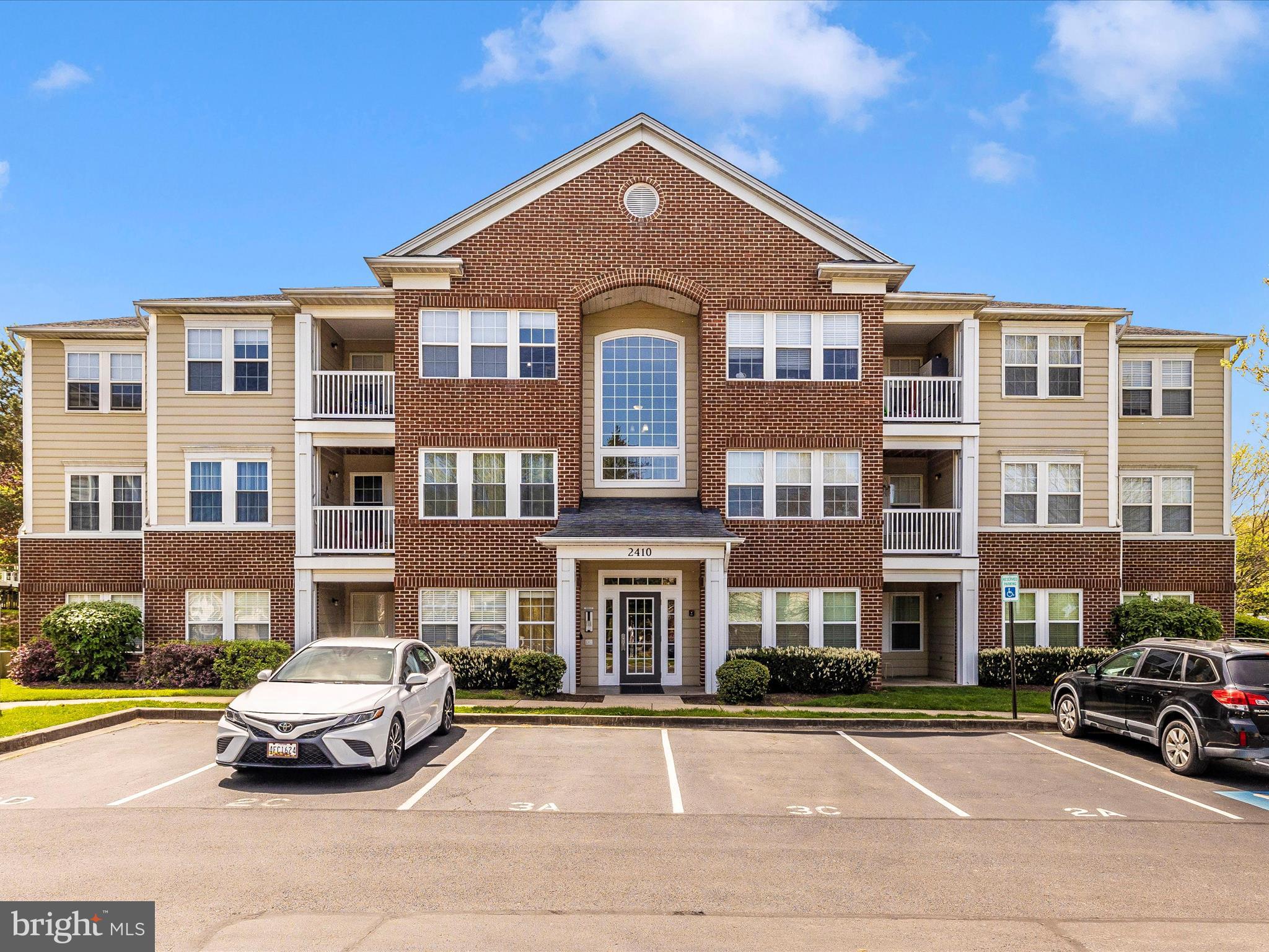 LAKETREE - Residential