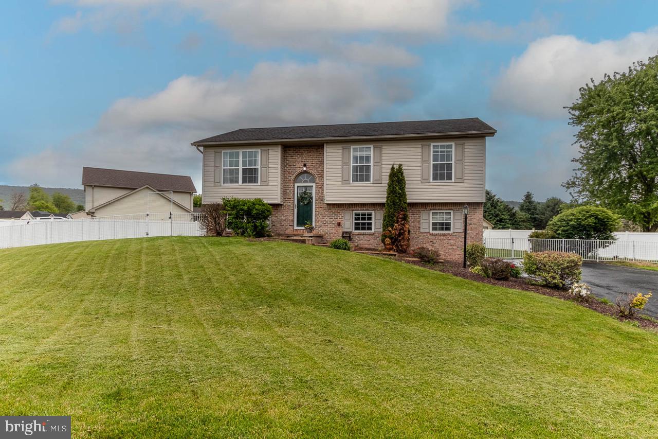 226 MEADOW LANE