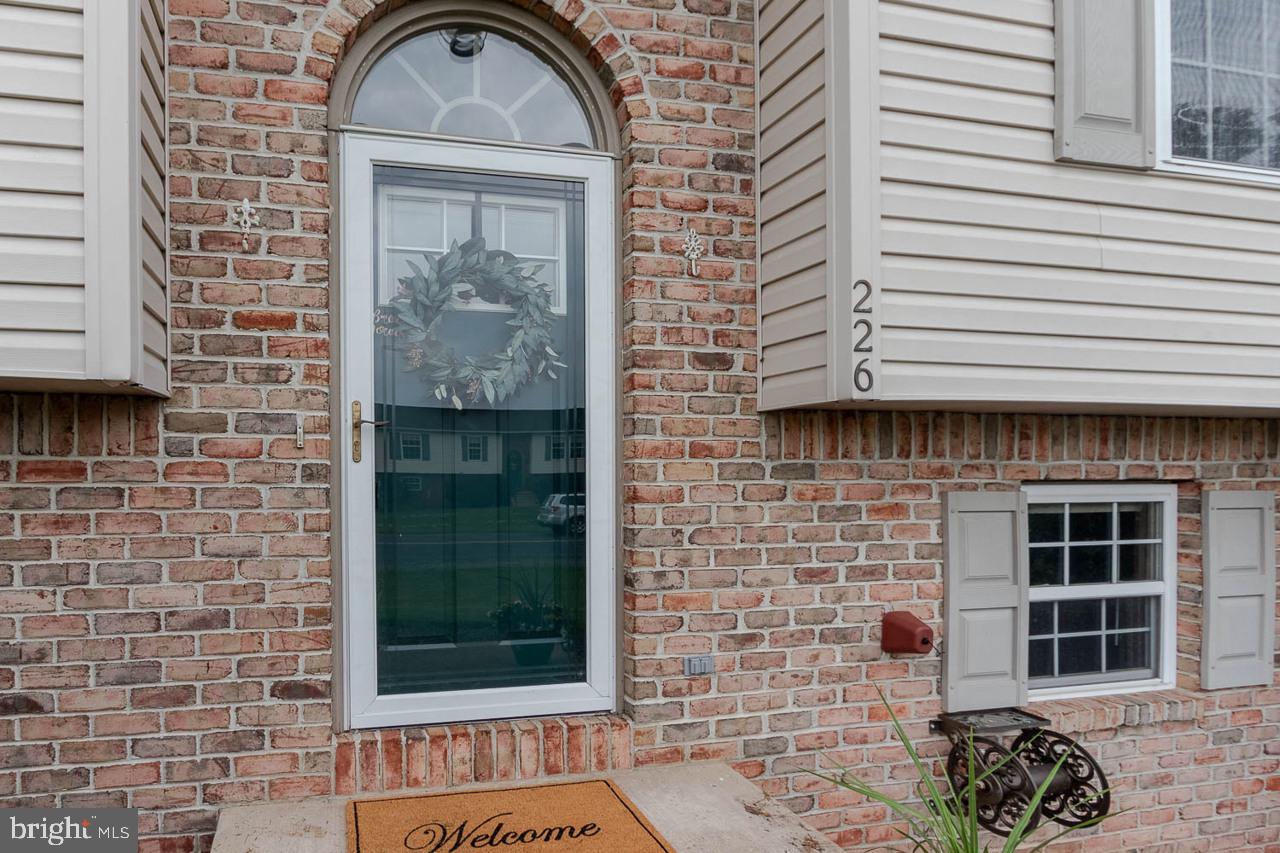226 MEADOW LANE