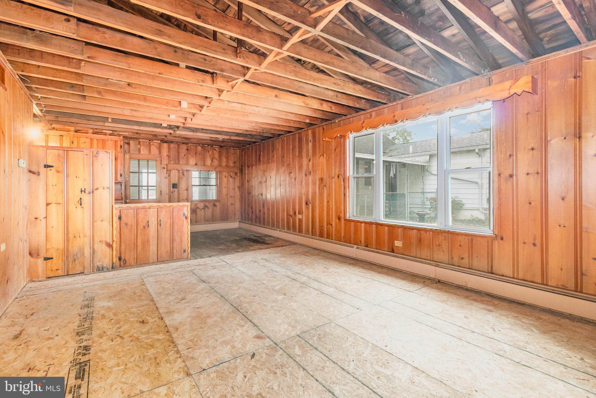 MIDDLETOWN - Residential Income