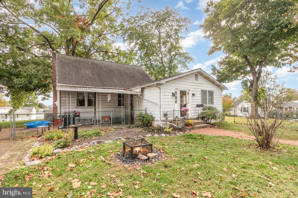 Photo of 105 Oak Hill Drive, MIDDLETOWN, PA 17057 (MLS # PADA2049388)
