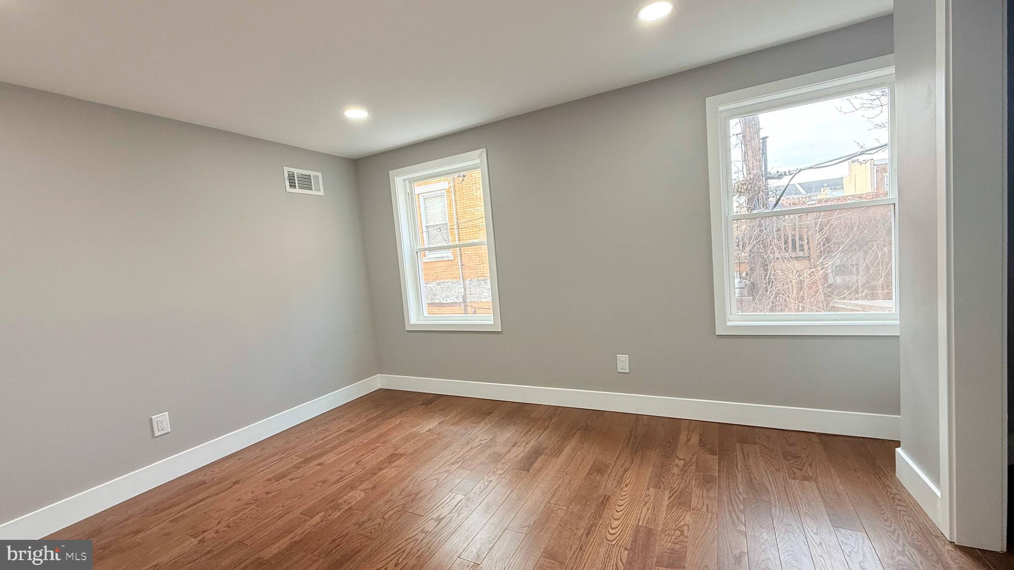 ITALIAN MARKET - Residential