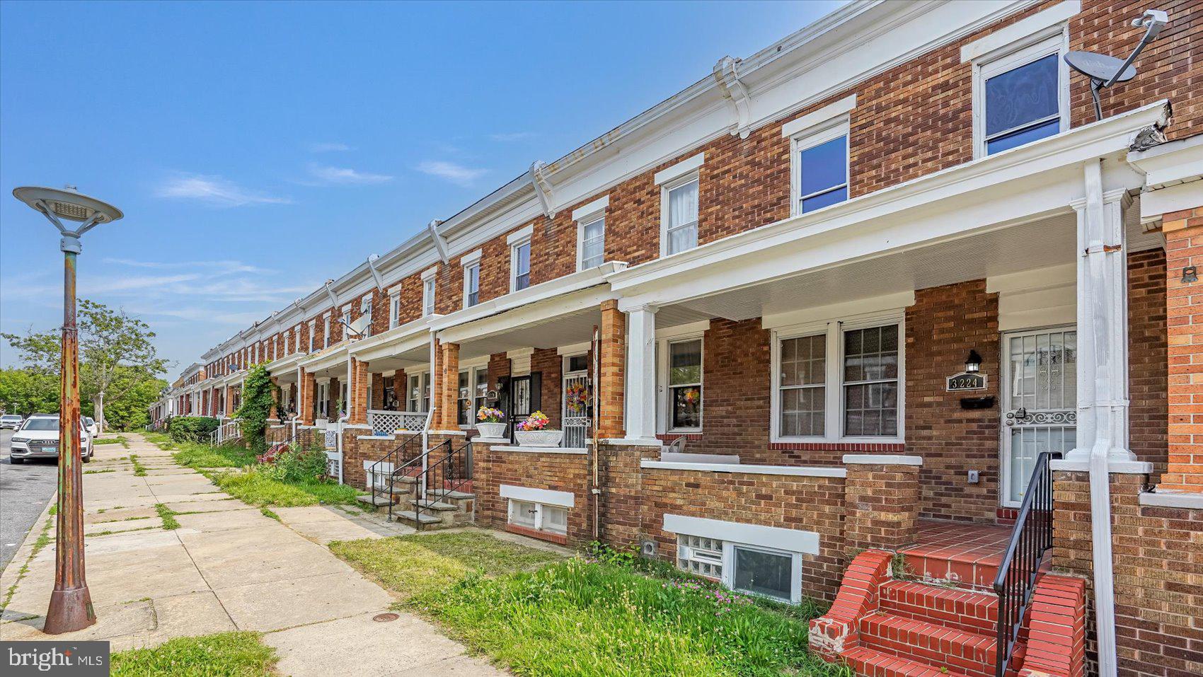 3224 KENYON AVENUE