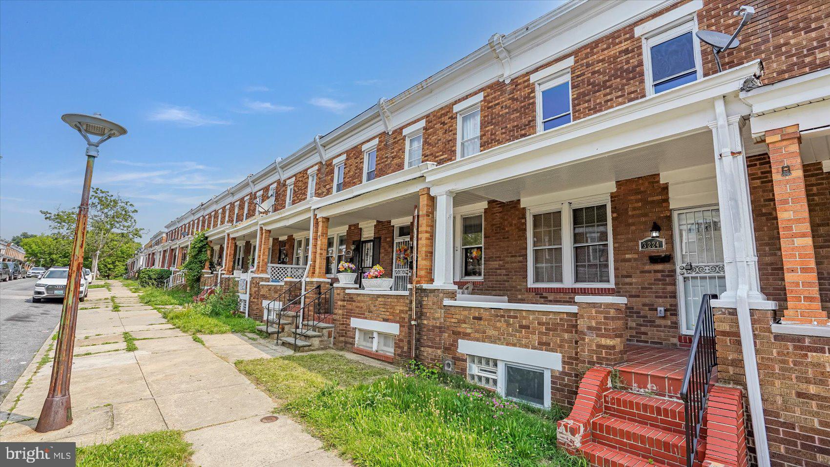 3224 KENYON AVENUE