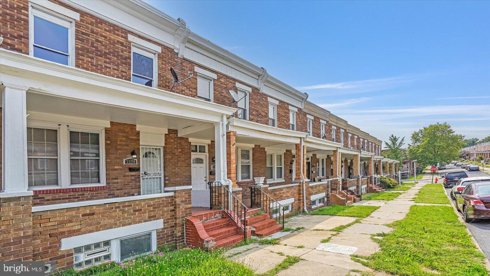 3224 KENYON AVENUE