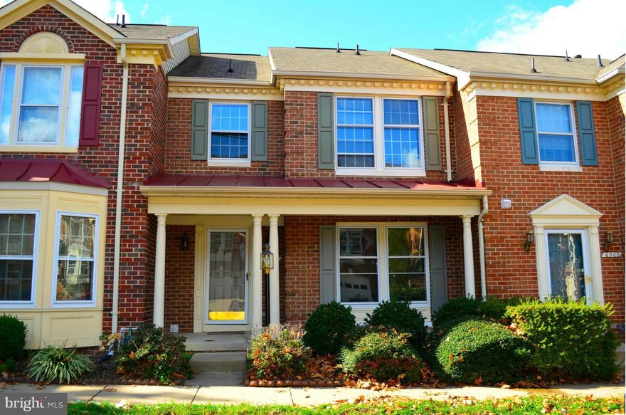 Gorgeous, large, sparkling clean TH 2 miles from the Metro, Springfield Town Center, FFC Parkway. 1/8 mile to bus and slug spot & HOV. 2,100 sq. ft.of living space in this bright 3 level, 3 bedroom, 3 full and 1 half bath townhouse. 9' and 11' vaulted ceilings. New HW floors, new carpets, fresh paint, new SS appliances. FIOS. Ready to move-in 1/1/14. Good/Excellent Credit is a requirement.