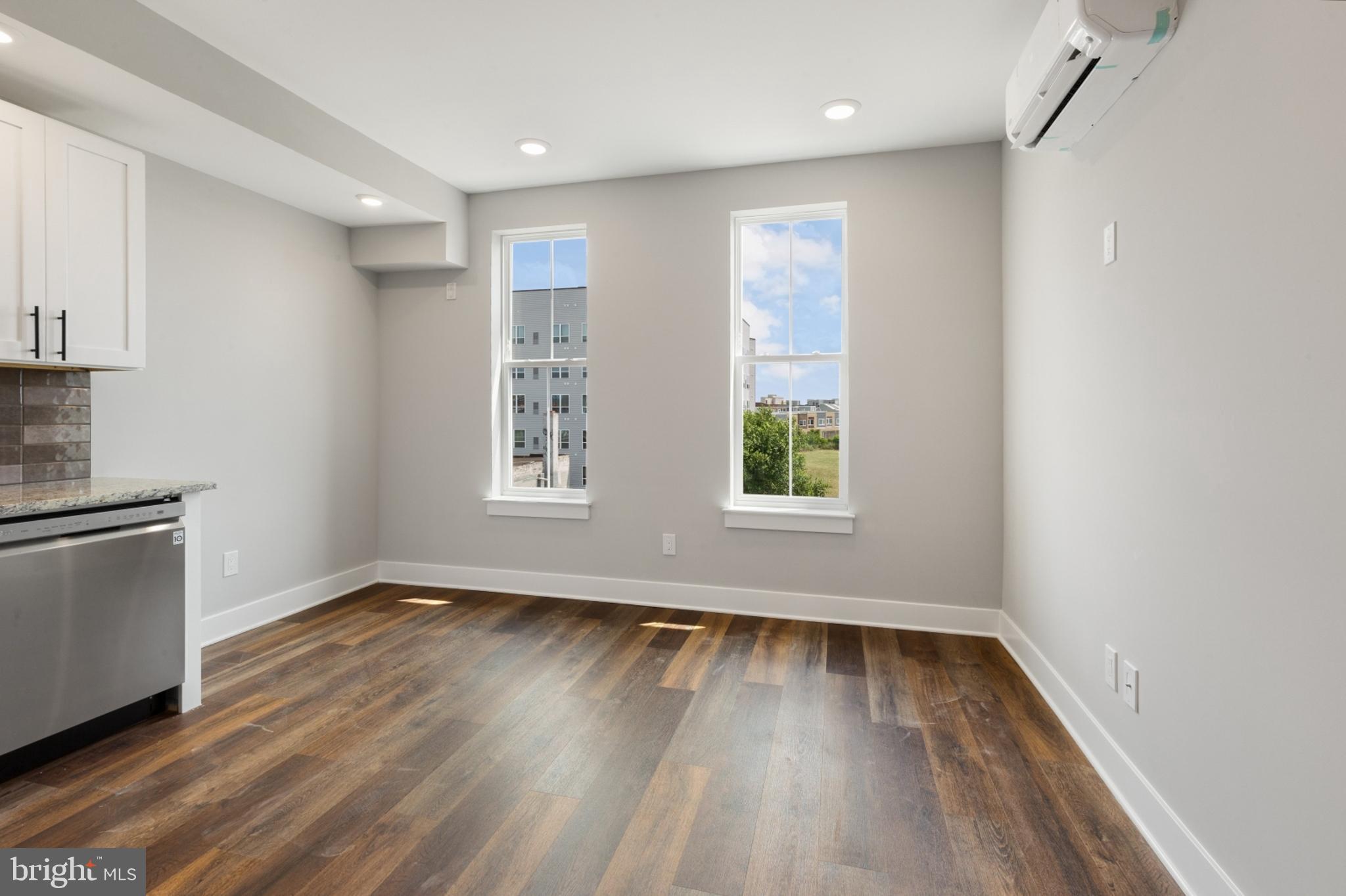 EAST KENSINGTON - Residential Lease