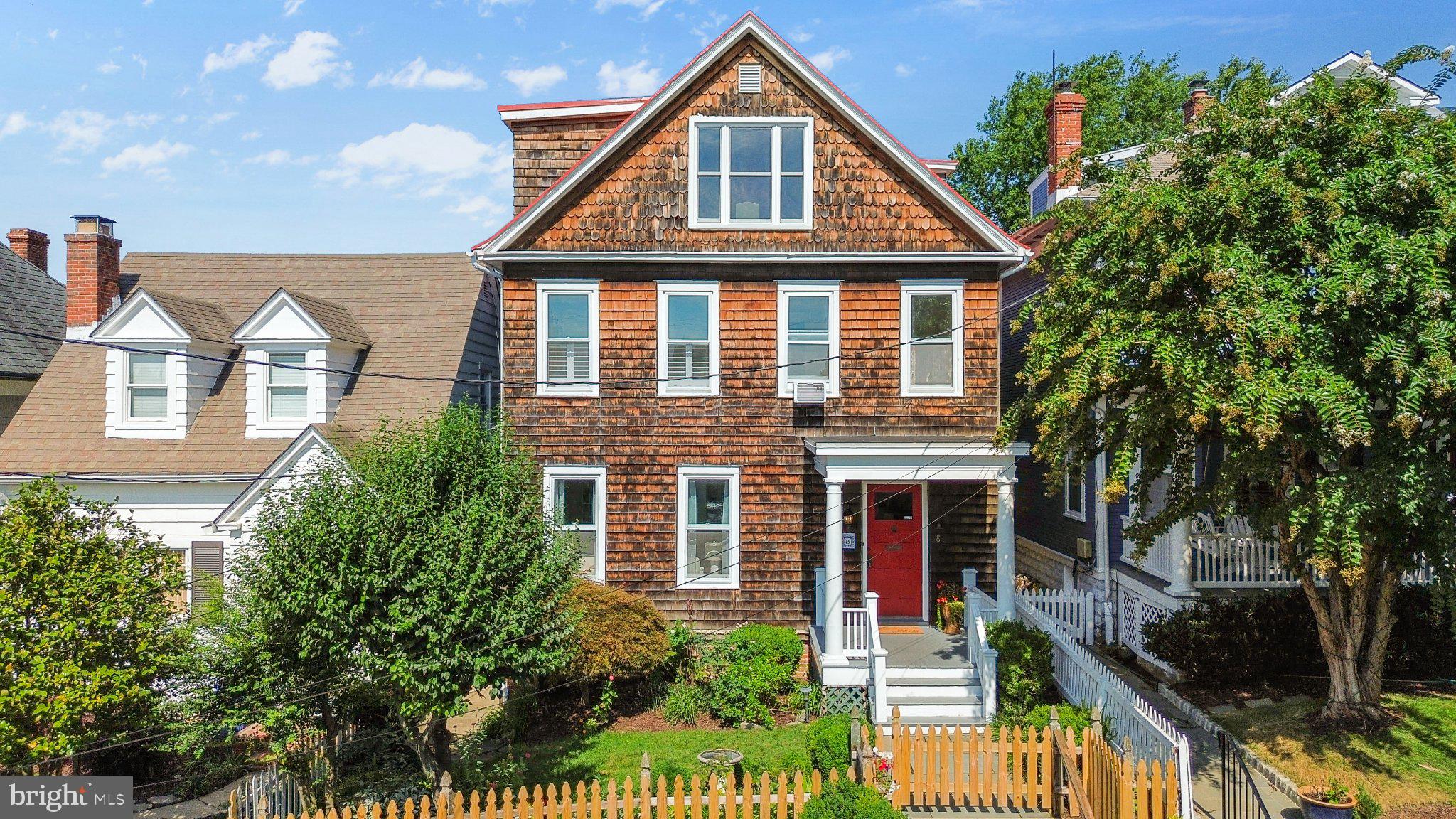 8 REVELL STREET