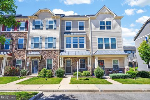 Townhouse For Sale - 643 Ravenwood Drive<br/> GLEN BURNIE, MD 21060