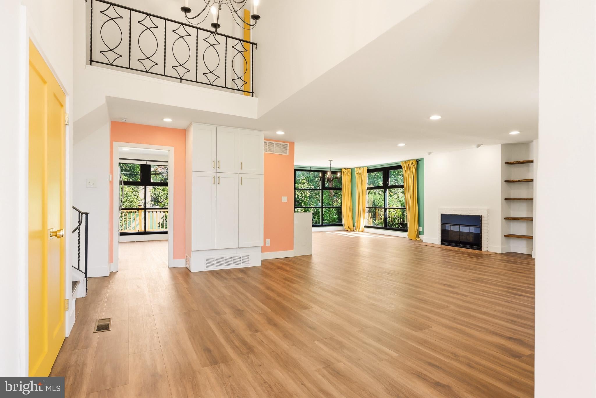838 WASHINGTON LANE