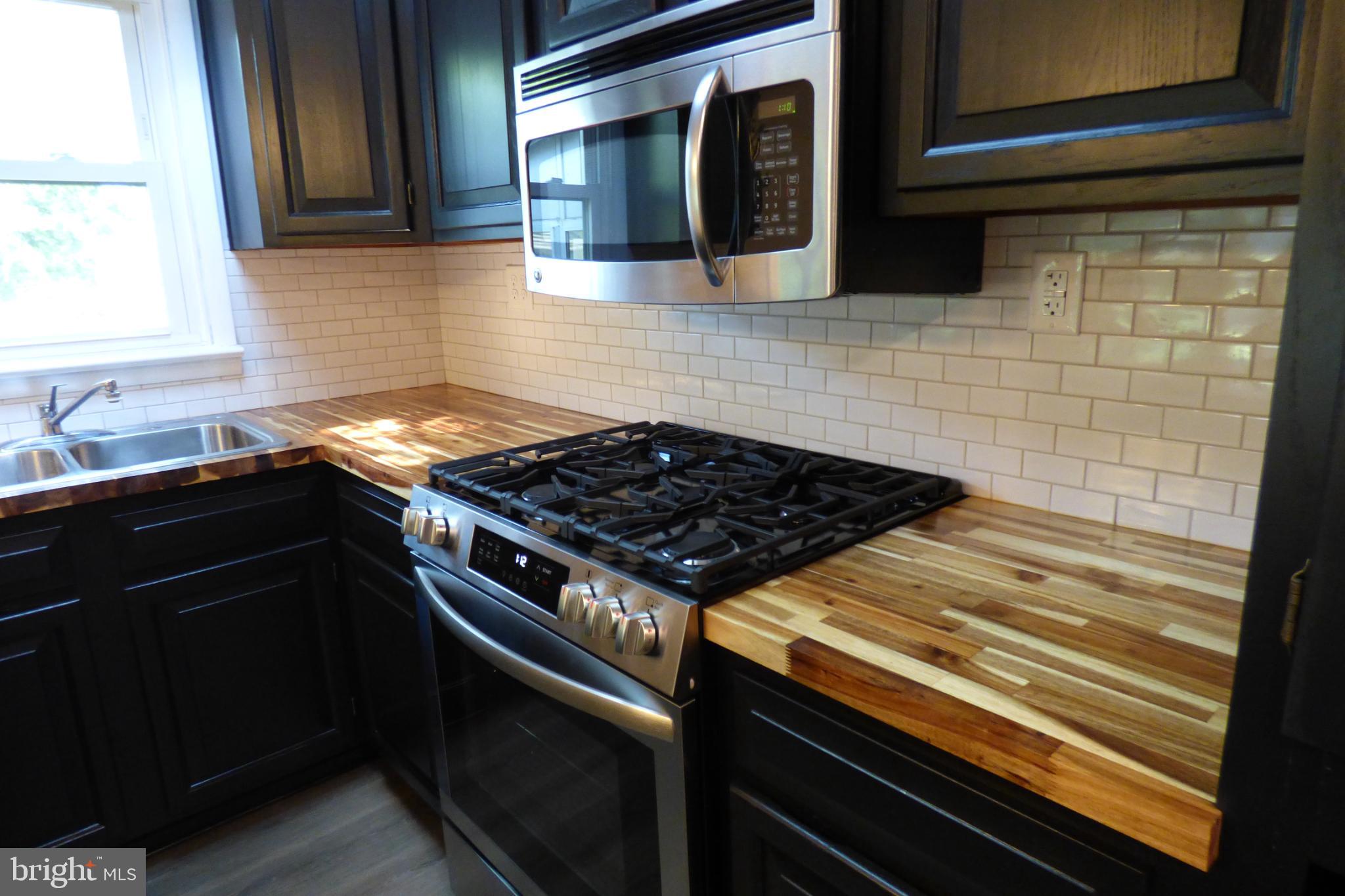 MOUL AVENUE - Residential Lease