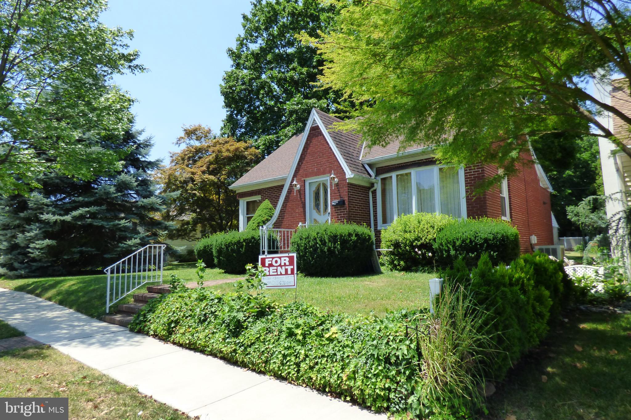 MOUL AVENUE - Residential Lease