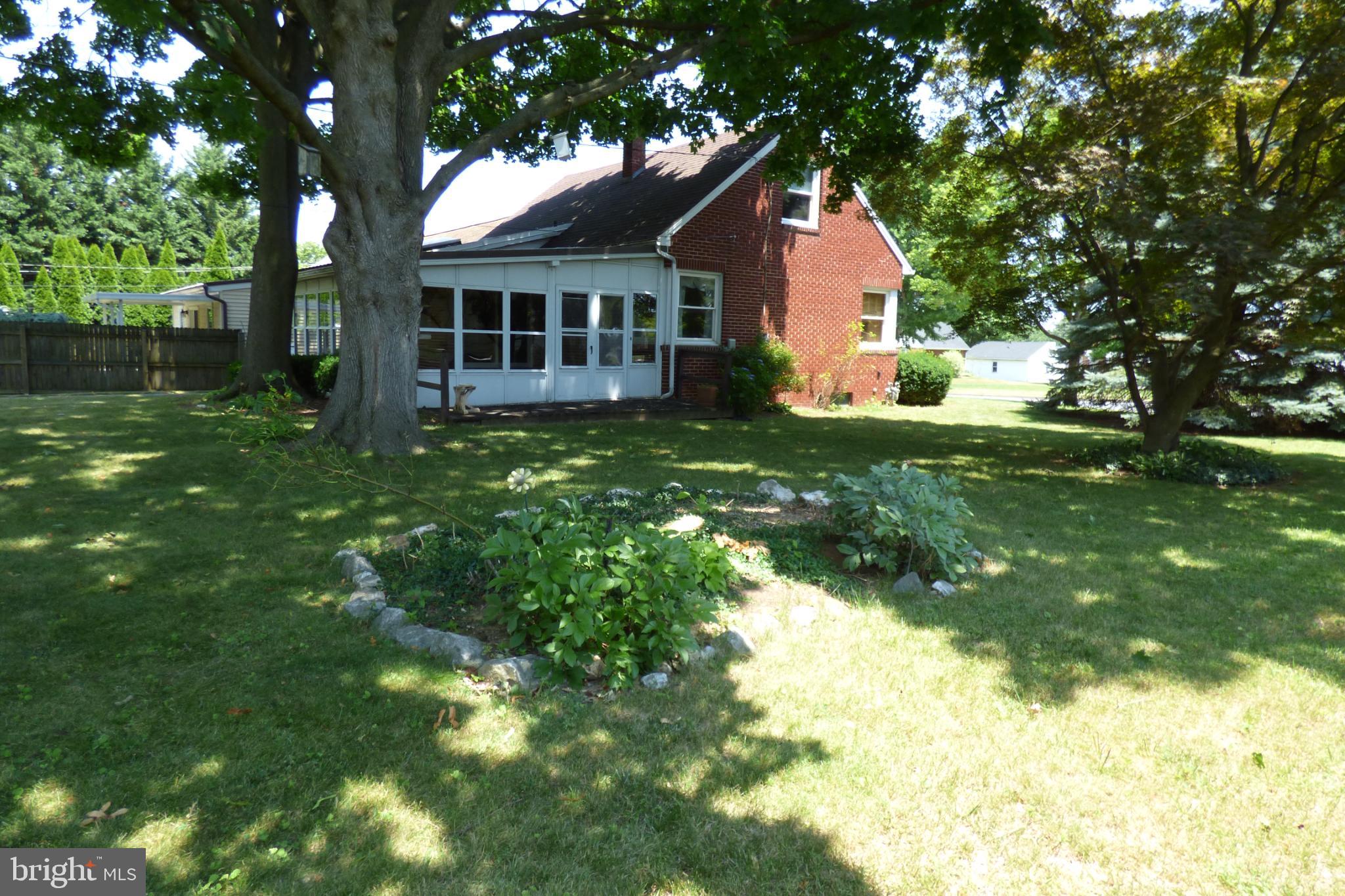 MOUL AVENUE - Residential Lease