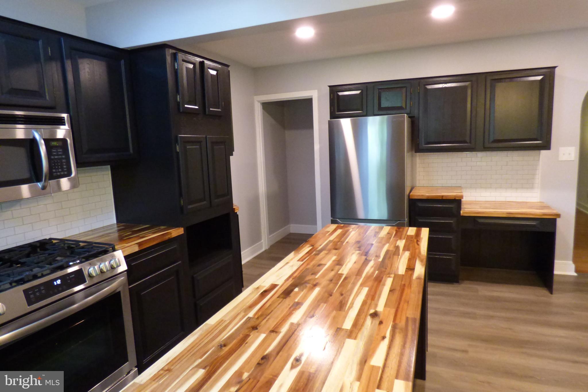 MOUL AVENUE - Residential Lease