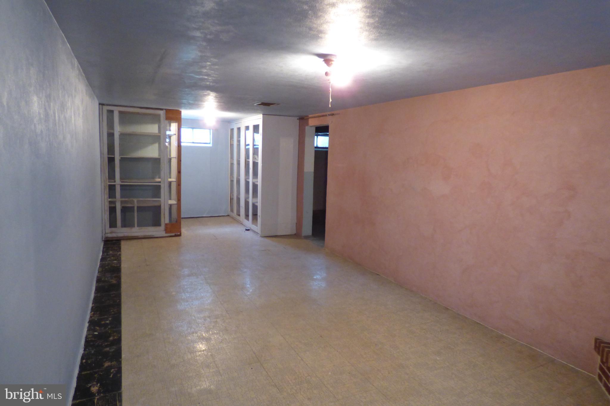 MOUL AVENUE - Residential Lease