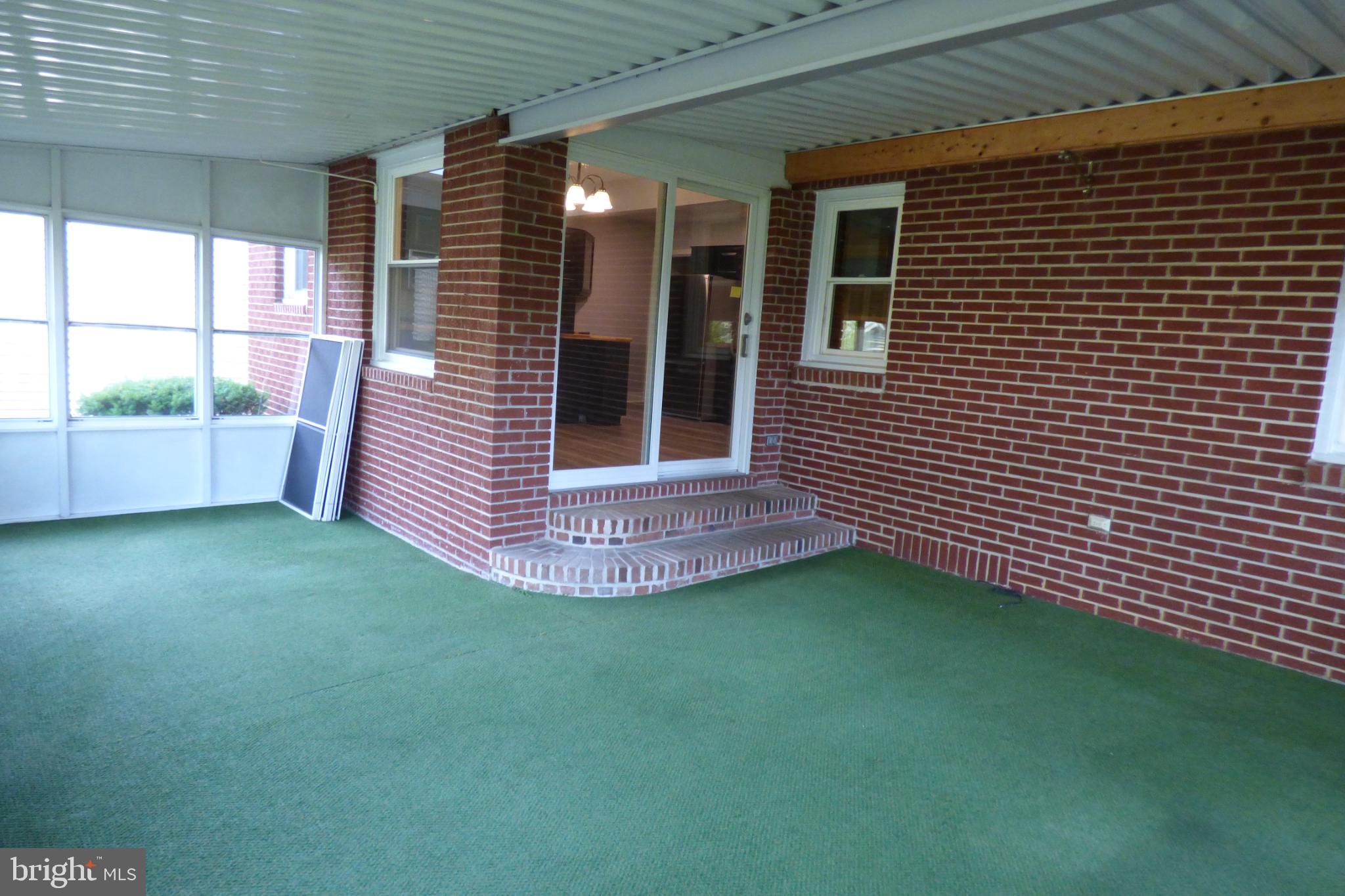 MOUL AVENUE - Residential Lease