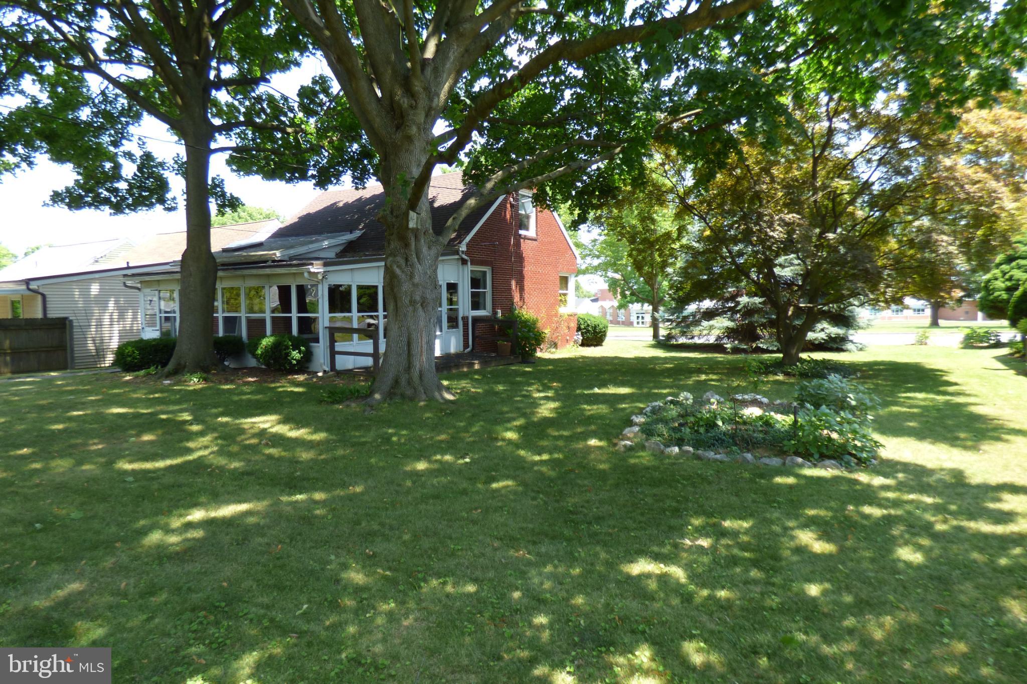 MOUL AVENUE - Residential Lease