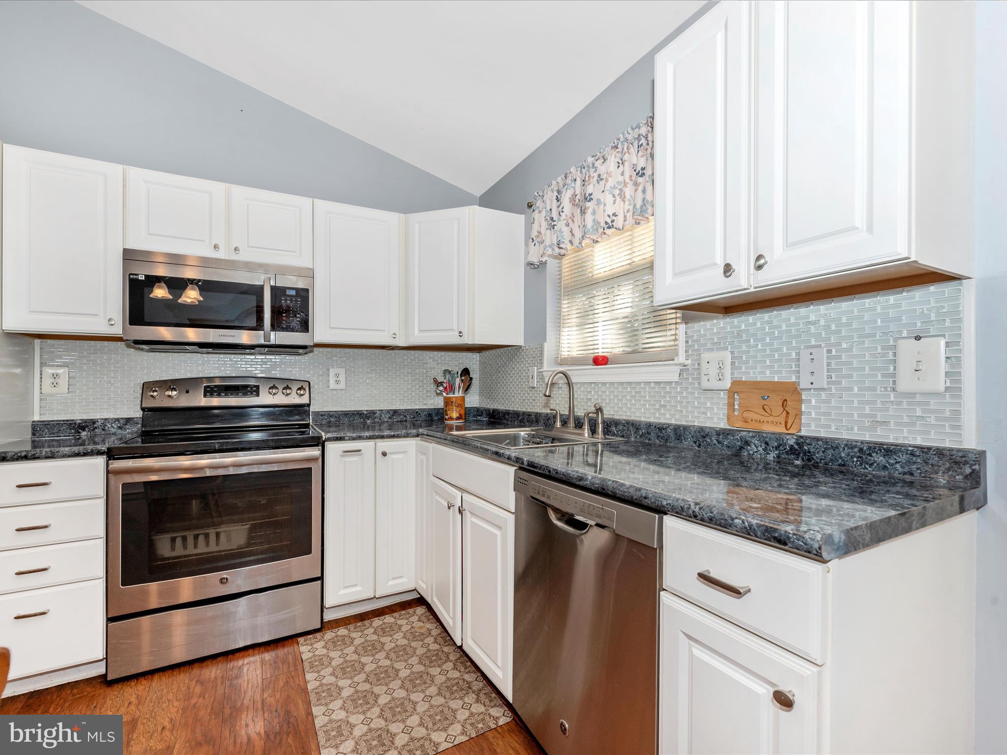 WINIFRED MANOR - Residential