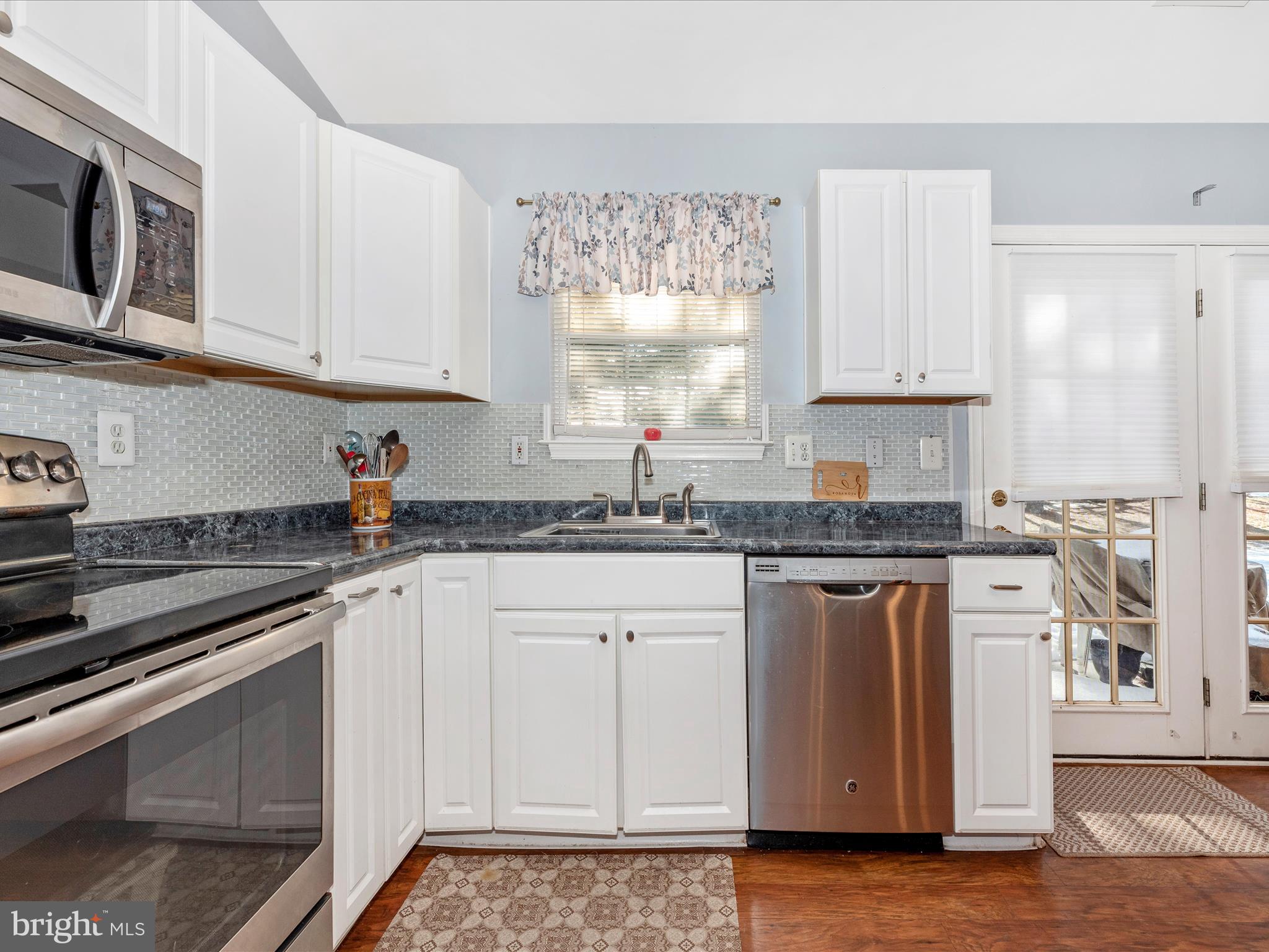 WINIFRED MANOR - Residential