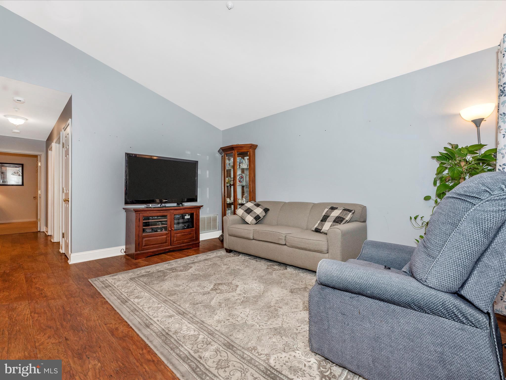 WINIFRED MANOR - Residential