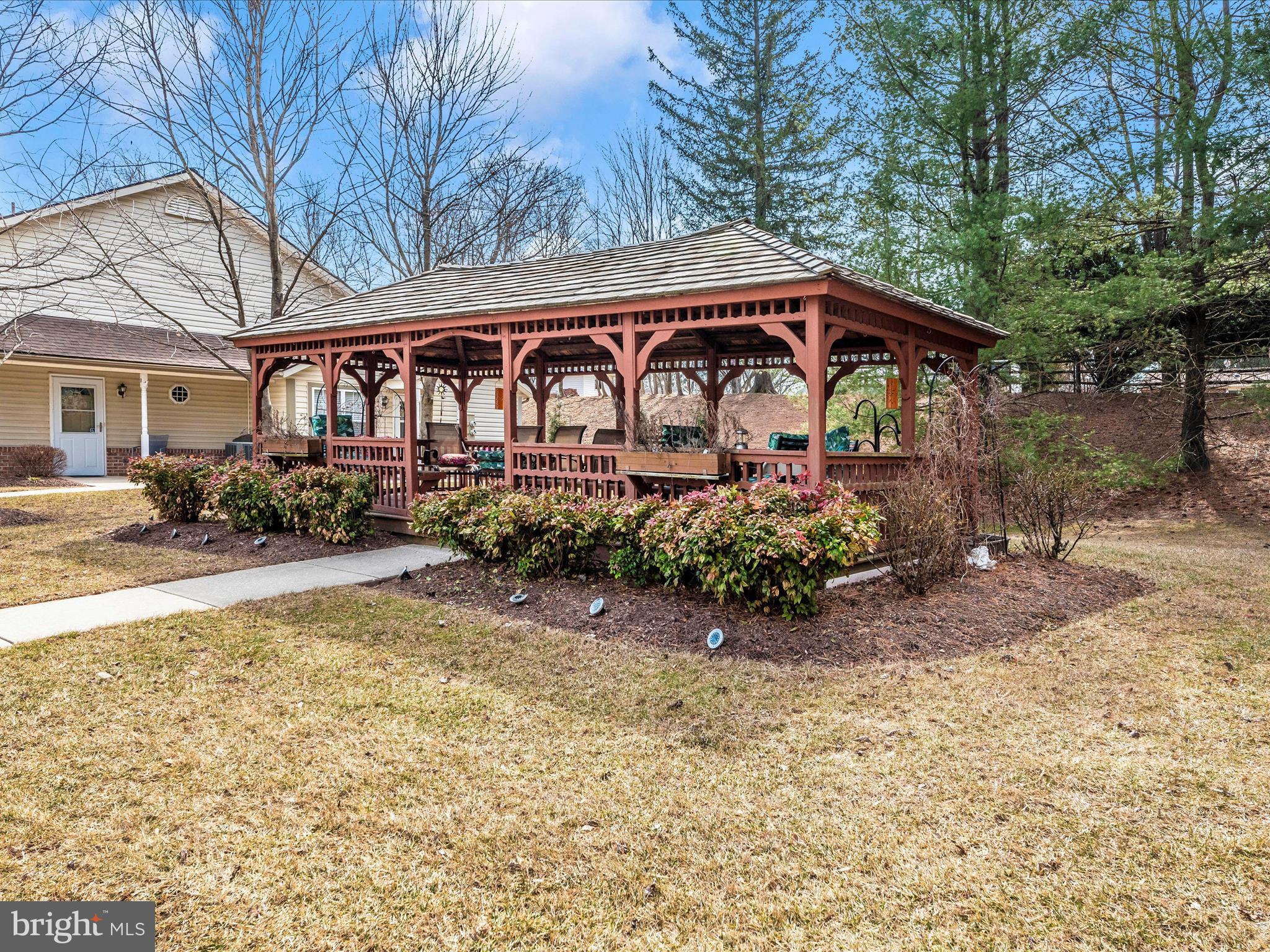 WINIFRED MANOR - Residential