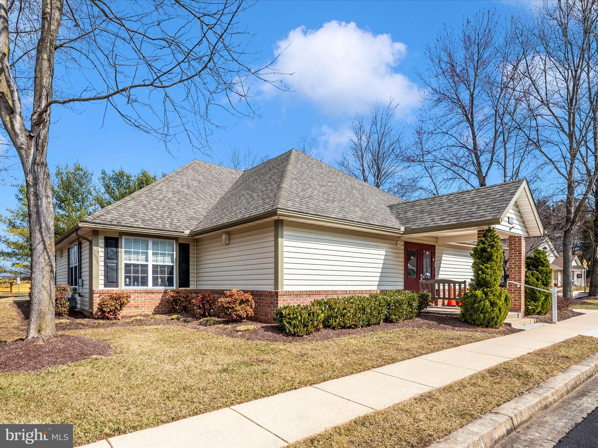 WINIFRED MANOR - Residential