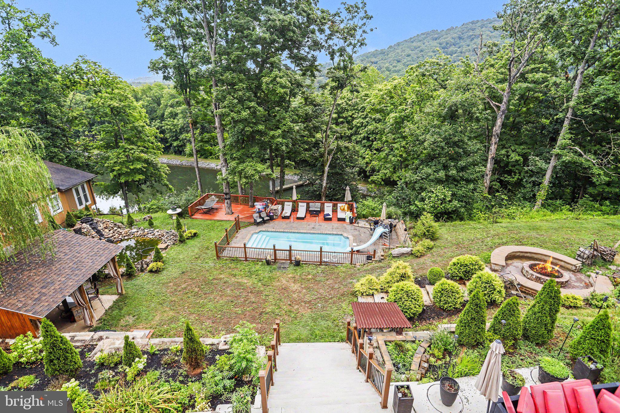26 LAKESIDE TRAIL