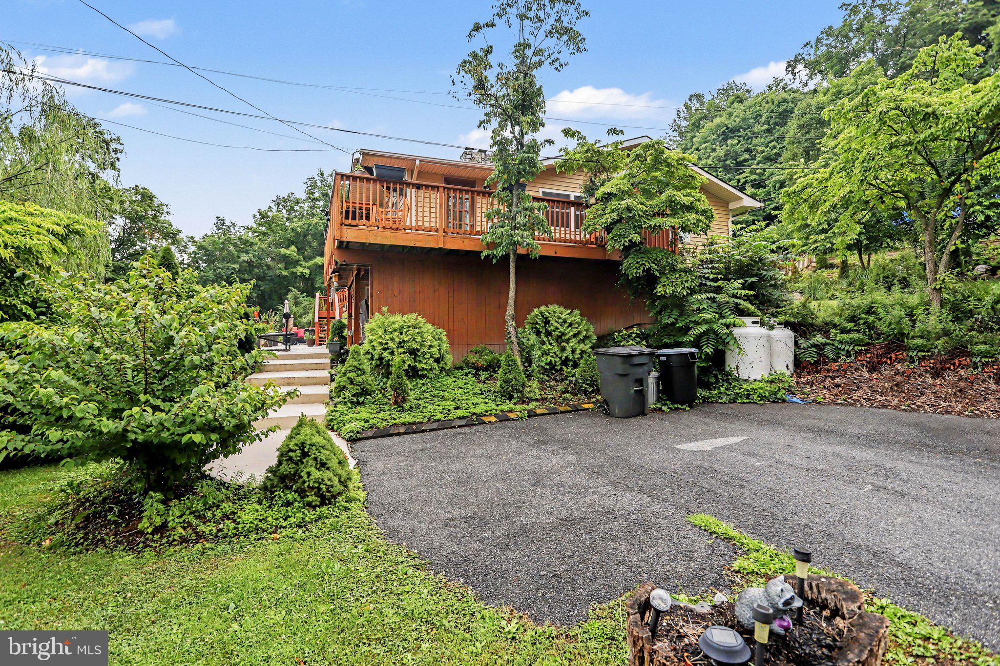 26 LAKESIDE TRAIL