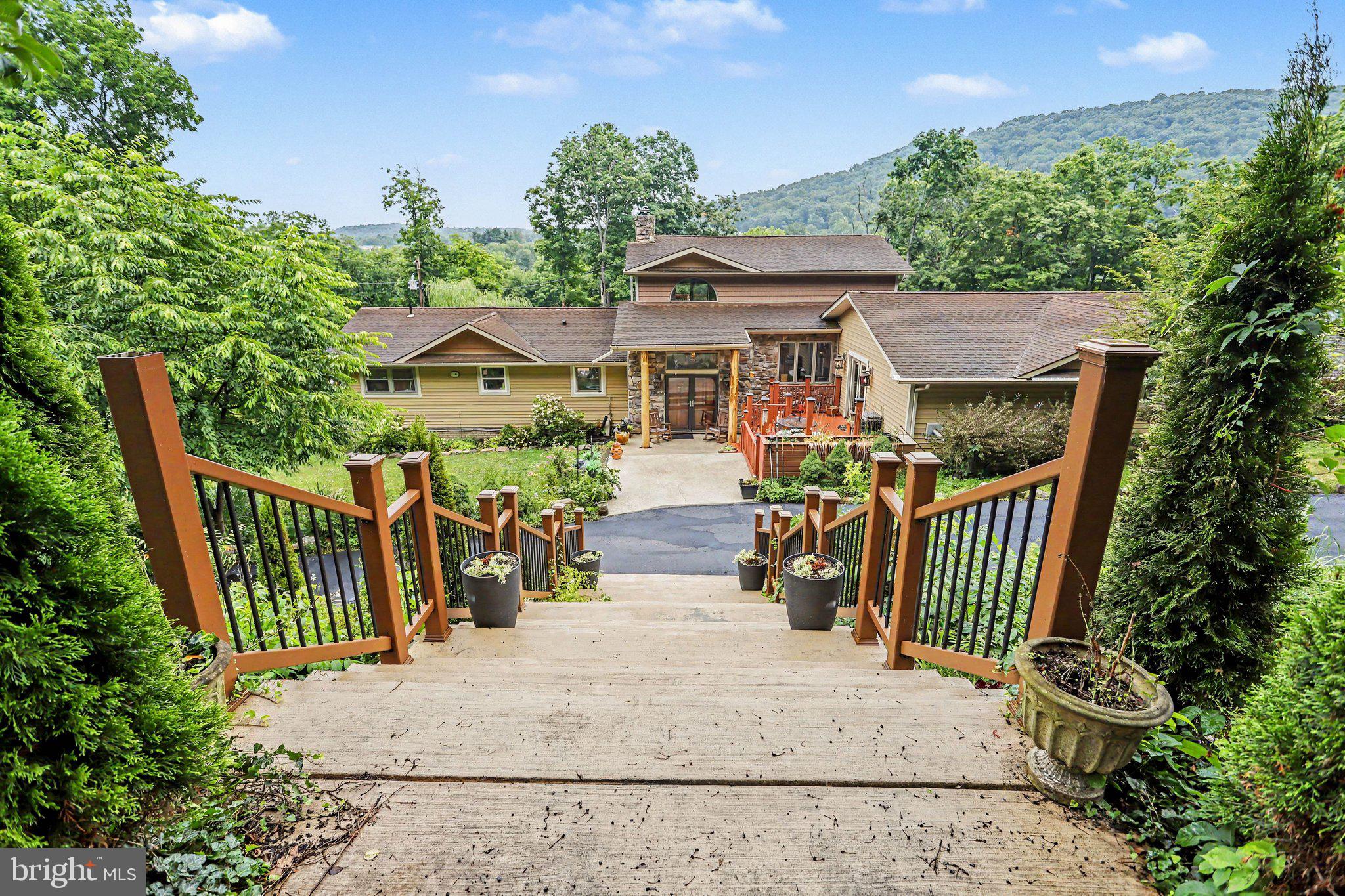26 LAKESIDE TRAIL