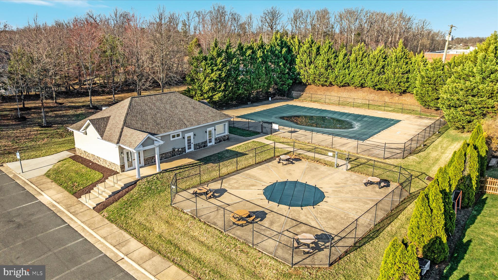 BRIDLEWOOD MANOR - Residential