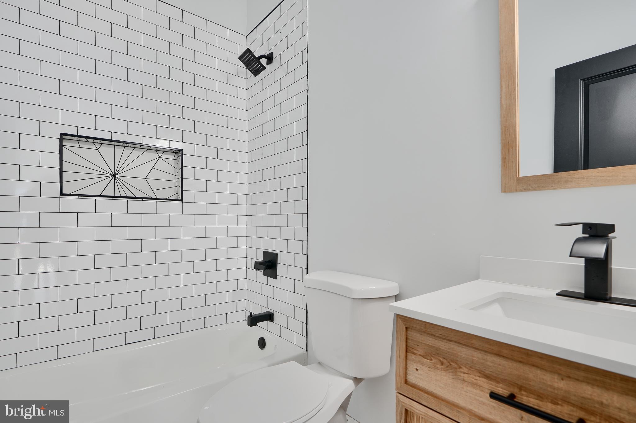 HAMPDEN HISTORIC DISTRICT - Residential Lease