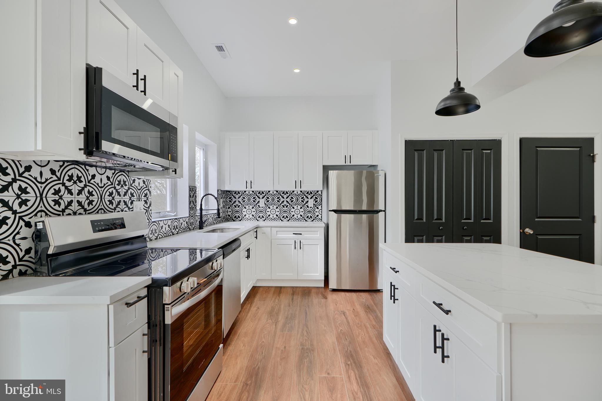 HAMPDEN HISTORIC DISTRICT - Residential Lease