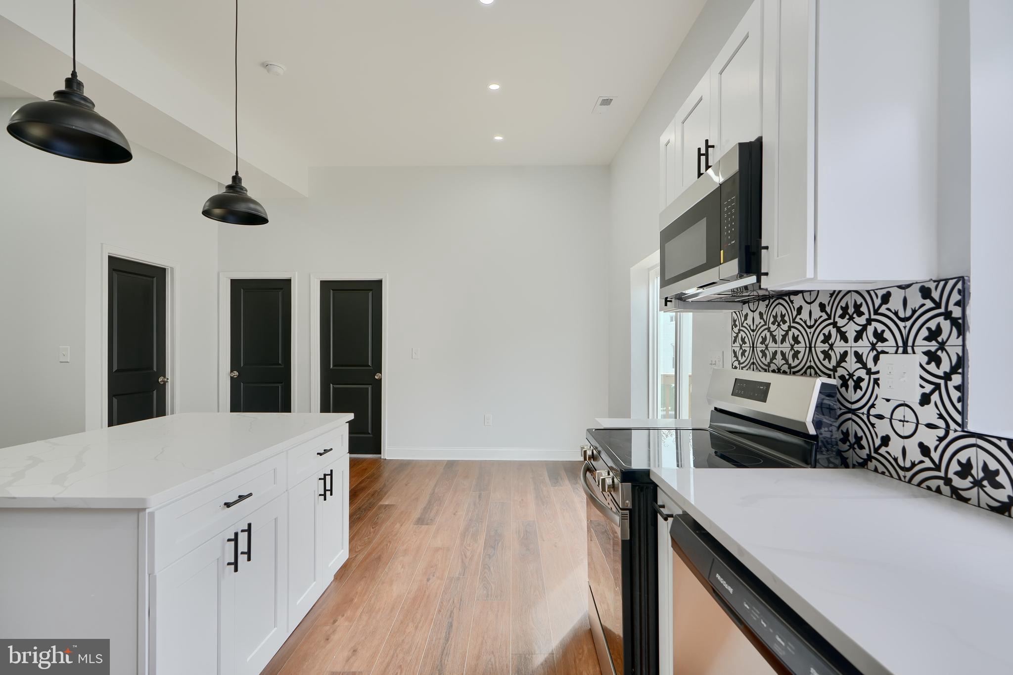 HAMPDEN HISTORIC DISTRICT - Residential Lease