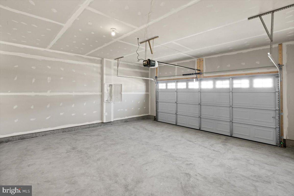 RETREAT AT WINDING CREEK - Residential Lease