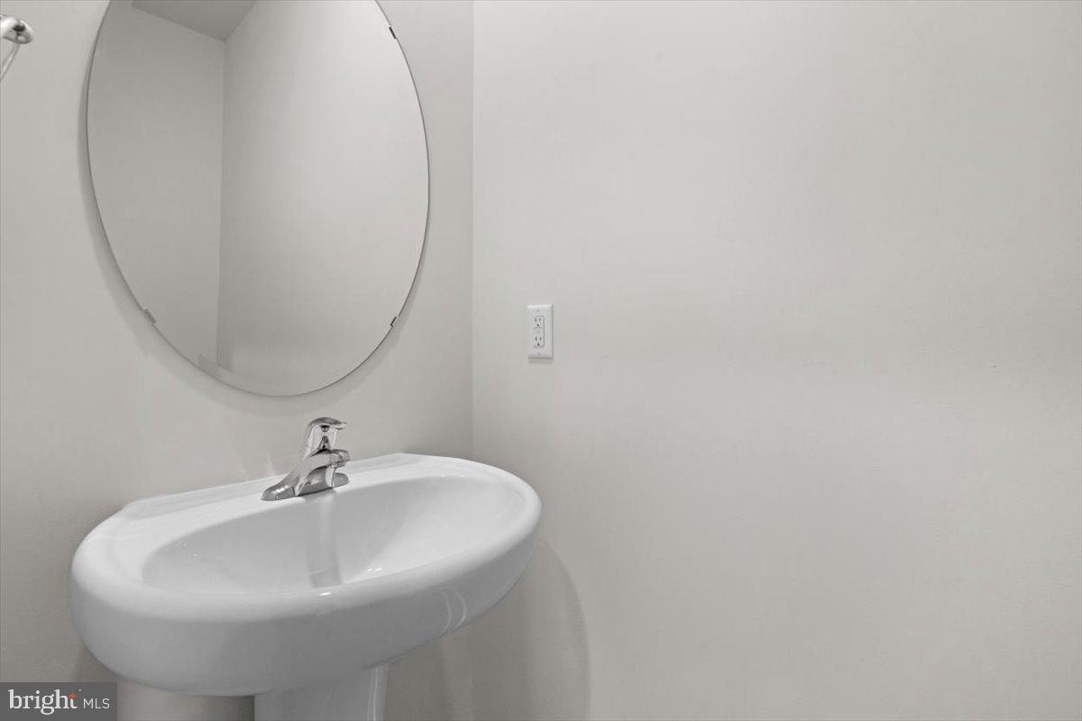 RETREAT AT WINDING CREEK - Residential Lease