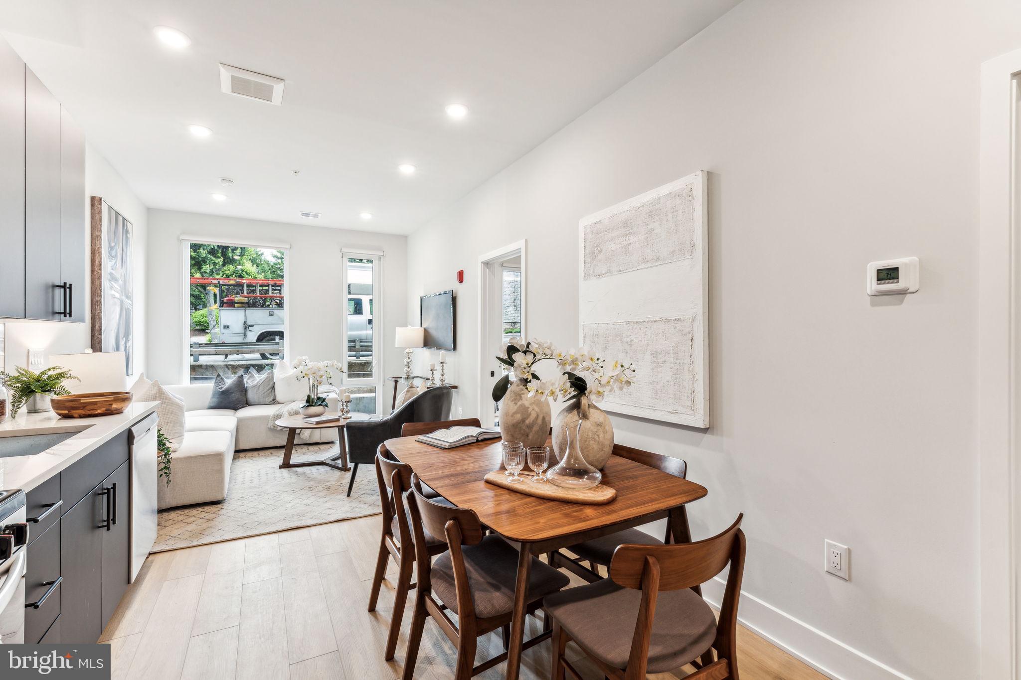 ROXBOROUGH - Residential Lease