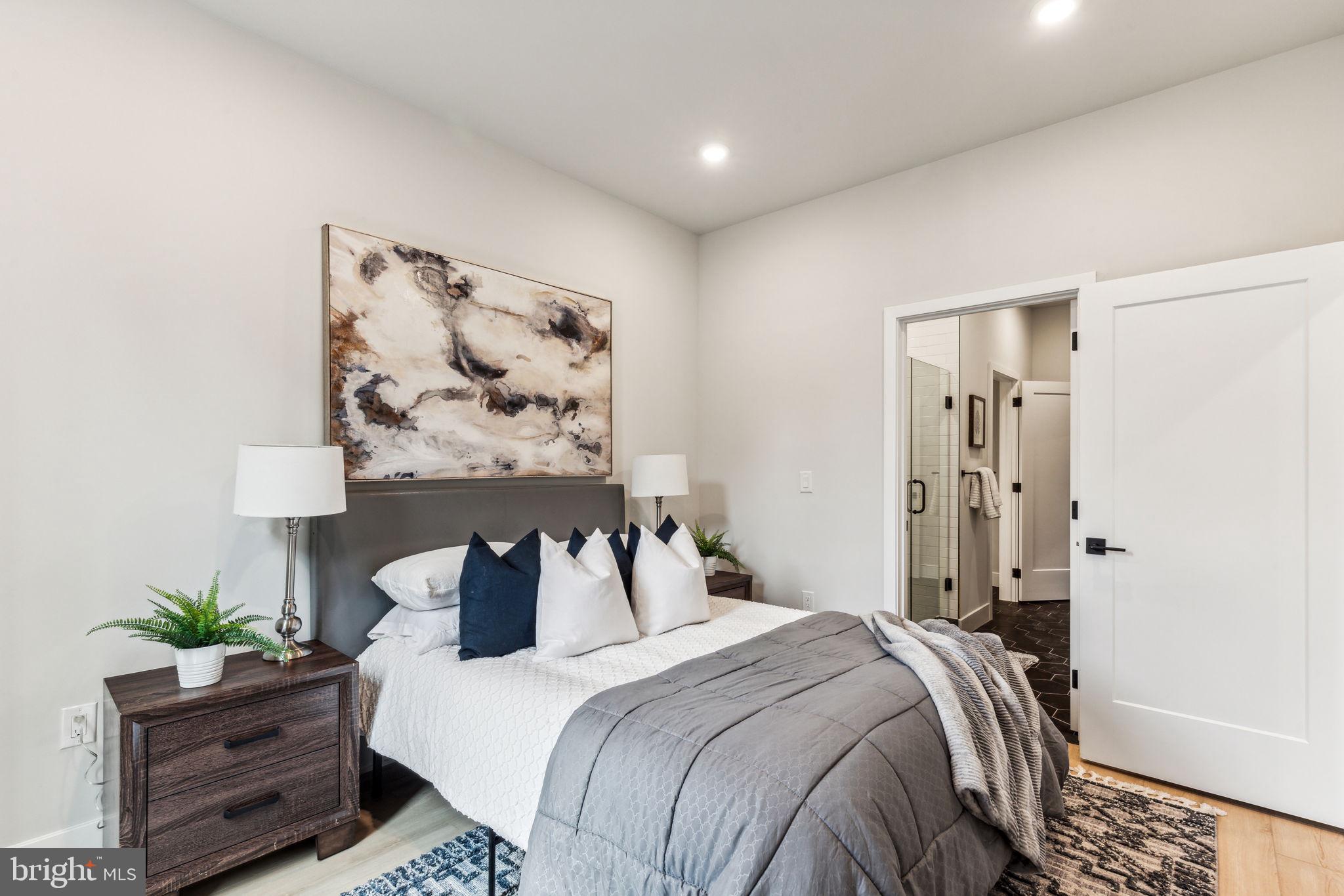 ROXBOROUGH - Residential Lease