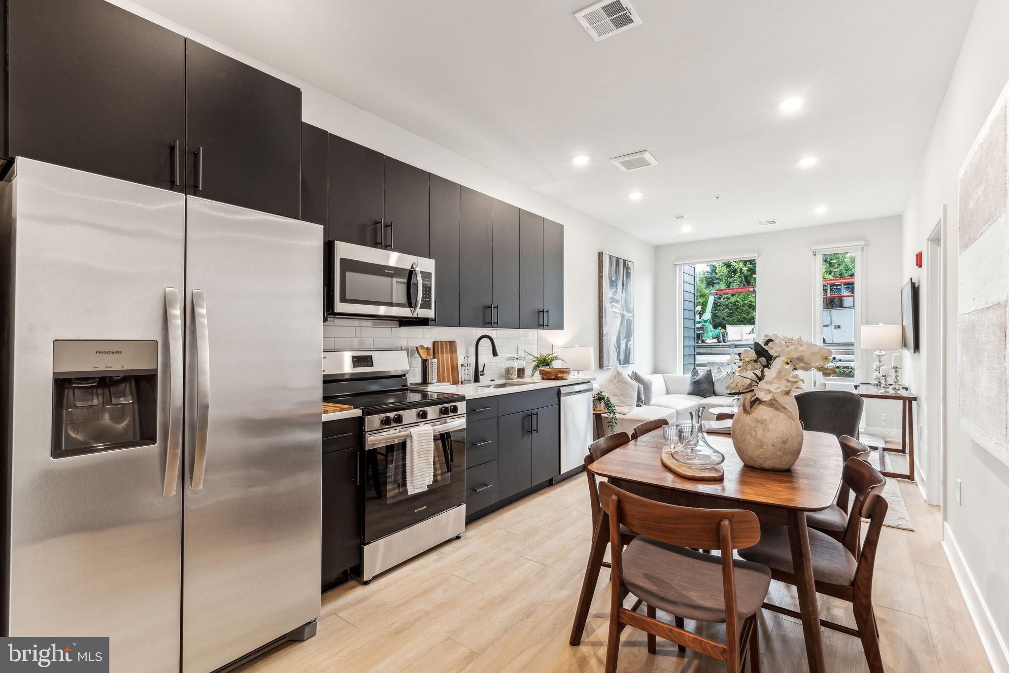 ROXBOROUGH - Residential Lease